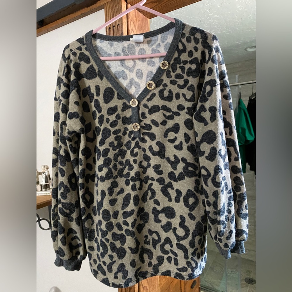 Lightweight sweater